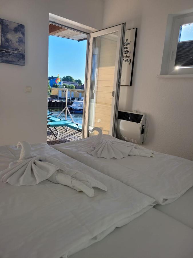 Hotel 4 Sterne Dtv Floating House Kröslin Zewnętrze zdjęcie